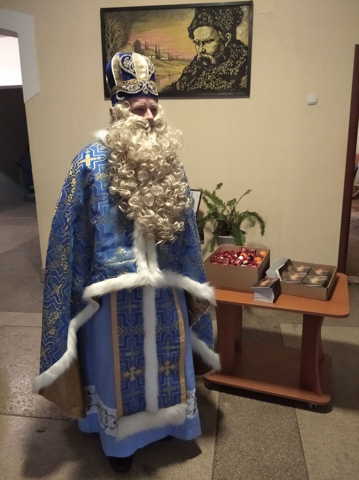 Святий Миколай завітав у НВК "СЗШ N2-гімназія" 1 0 02 05 0541b1d10e1b6344d39e917d320cdc48c15dfbe9ec18d65315b4f036d72c0f21 78e4ac488d020428 6844f08e