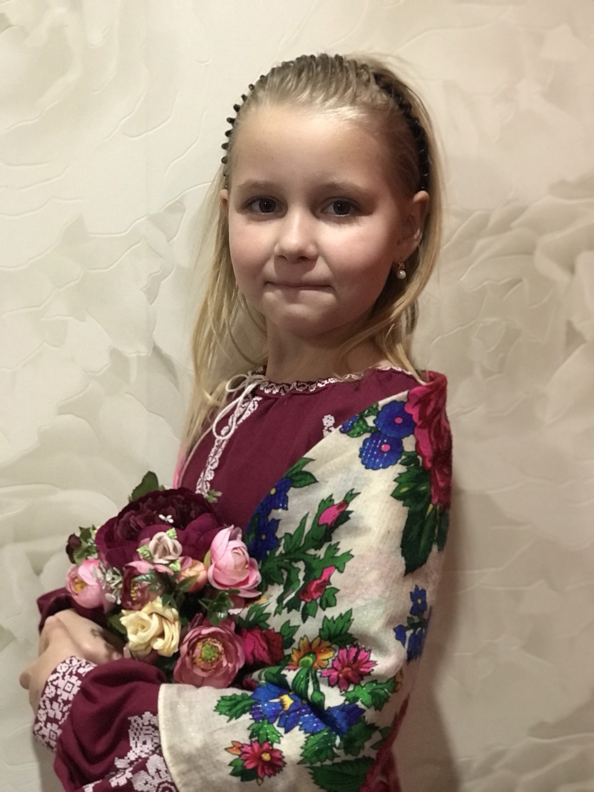 "Зроби фото з хусткою" 1 0 02 05 0b7504de8e7bd7bbb9f3d8b4b94ad1352b3181974daac77dd1a48789cbf45031 29ffc336354e6f0e 0ac2544f