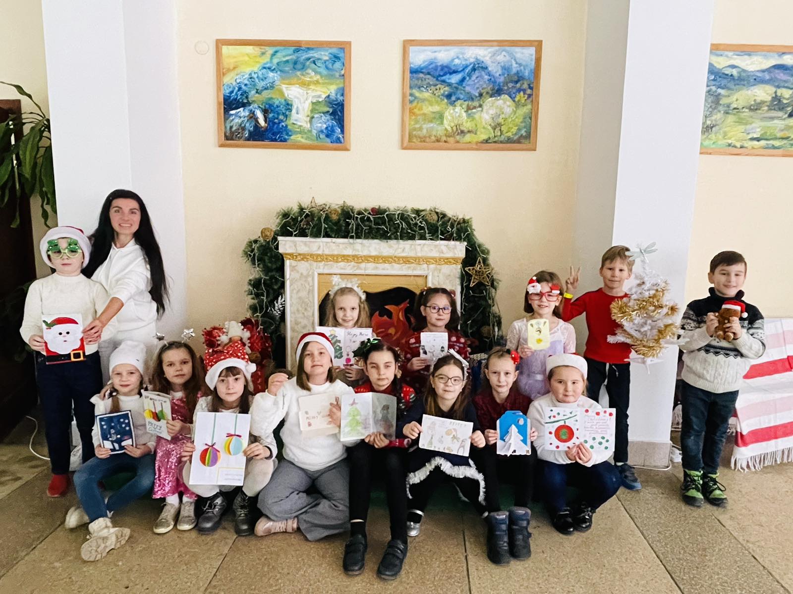 ”Різдвяні пригоди” влаштувала вчитель англійської мови Леся ДУКАС у 2-А 1 0 02 05 2ab23cf18f85ca692e3e2e14639d0dd399bf3e1d8253475ed01026bc4acce2e0 b54c8bba1f87bdfe db708058