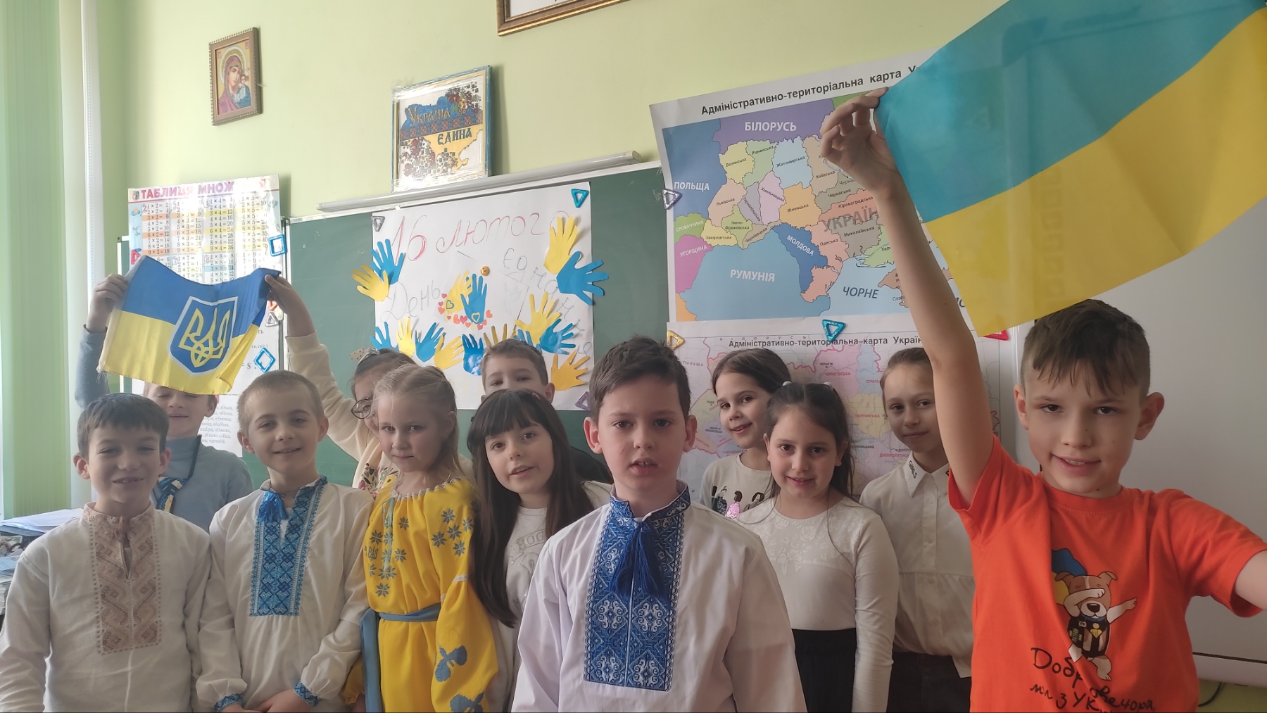 Патріотична Ранкова зустріч "Україна єдина! 1 0 02 05 24b18ca1e40046f24b98fb104413a7e39c89541a6145b19f716f01a1dafde438 9ae893cd6a456c59