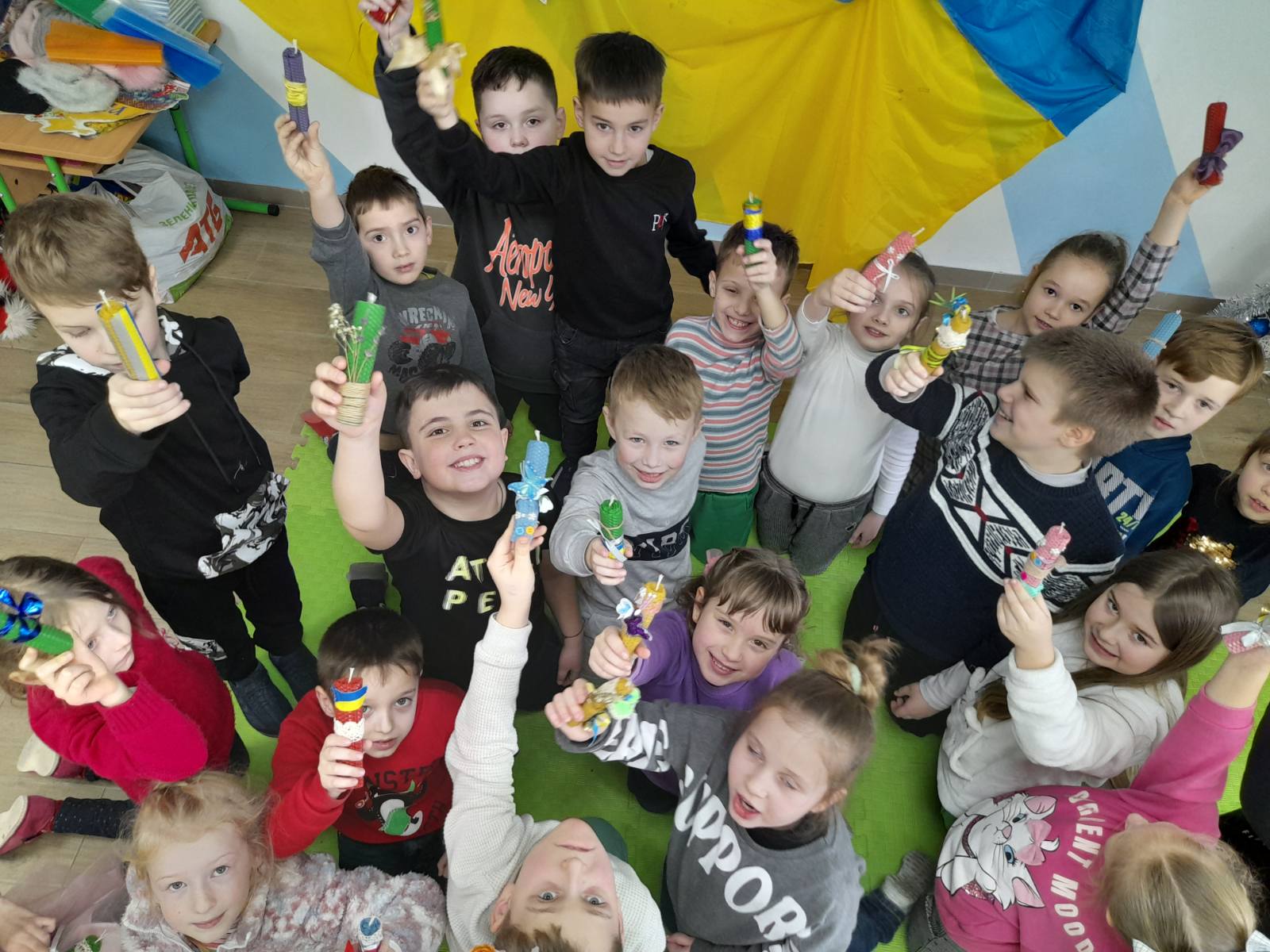 Майстер-клас з виготовлення та декорування Стрітенської свічки з натуральної вощини у 2-Г 1 0 02 05 5c422fc17c23672d13a7ced298a47b52ac8ecb35a855480aa4faf8eb84fe96de 700551cde751c04c
