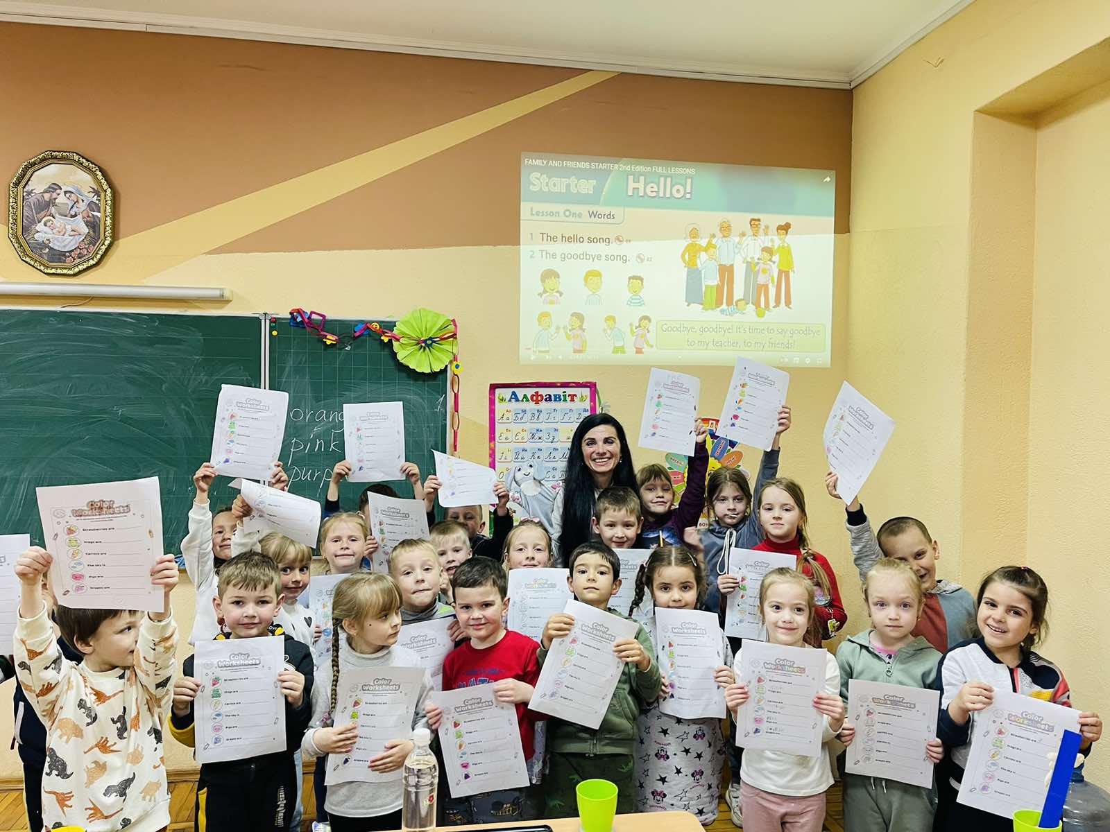Перші цікаві уроки-знайомства англійської мови із майбутніми першокласниками 1 0 02 05 3c1b1f6db66759b4be37fad8a5c1eda8b2df9c41627f721a3e530cf6f26a6ff2 6527a8ab5b961d46