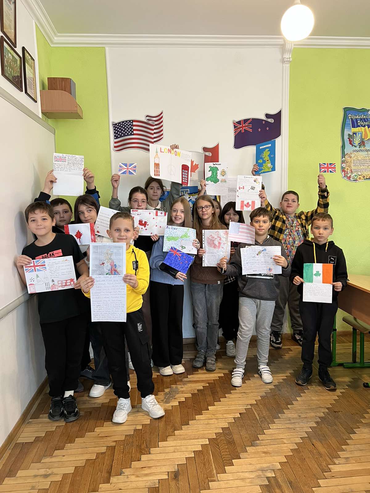 "TRAVELLING AROUND ENGLISH-SPEAKING COUNTRIES" 1 0 02 05 d58b27b4a481a9a0dcd35a058ea18f062e61869c9af16f24d5fbd35cc47325a4 d62e5219719c3f5e