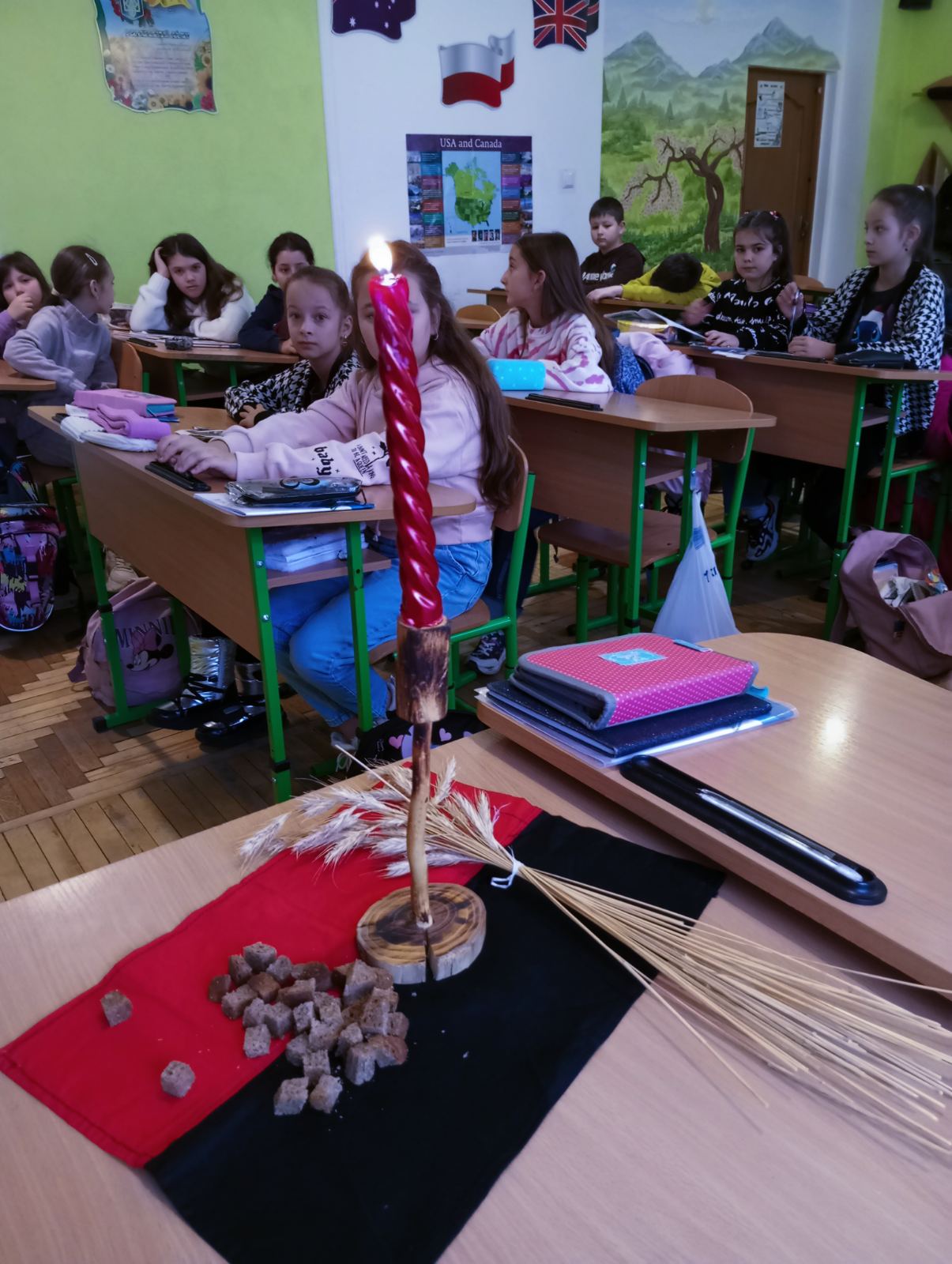 Палахкоче свіча... 1 0 02 05 1859350908e3462be2c3cb29815f995a8656a32cfbbcb0391b38328aabdc8e78 405ec13647529370