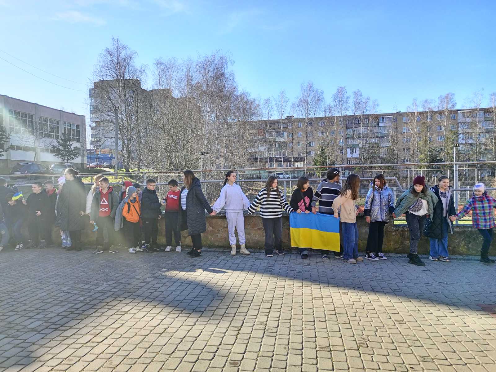 Живий ланцюг єднання учнів та вчителів 1 0 02 05 751416b47f9c7997cfcaa585a6158cedf4615cc0adb22c9d6a24b773d419c45f 32499971ae682d46