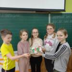 Учні 4-А вивчали історію України XIV-XVI ст. 34 0 02 05 082c90013158dc7d72460dfdbe322cb8832524fb14371487730af6fb0b498e54 8f378ef174c0754d