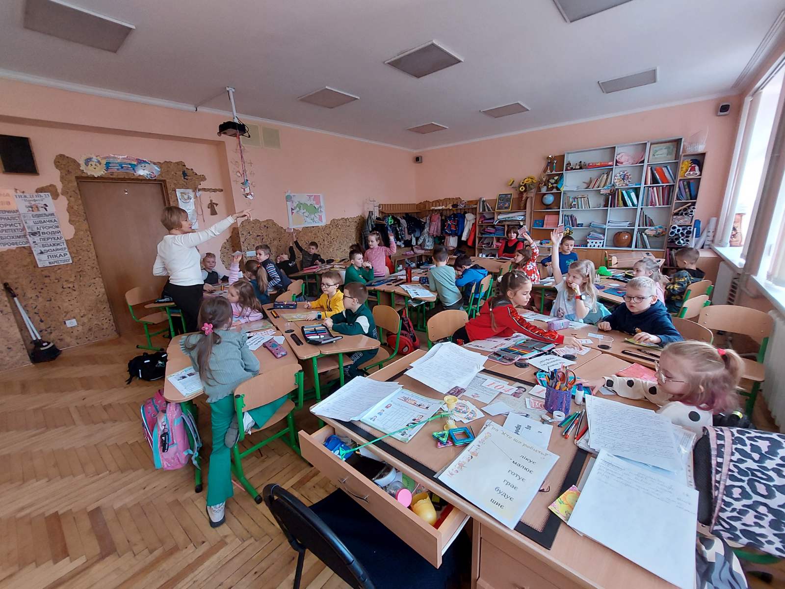 ЯКА ПРОФЕСІЯ НАЙВАЖЛИВІША 1 0 02 05 09d21e39affc3b07fb31d5f2b2adef7dbc1d9f6f41f097b6f98082b384701506 98e2f9018c9fb70a