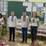 "Уклін тобі, Тарасе, великий наш поете!" 2 0 02 05 4bf377123091be2a5e6a21d1d6ca152c946aaa221aab0b853f7b3b7477502f9a 51b21504ccba2c27