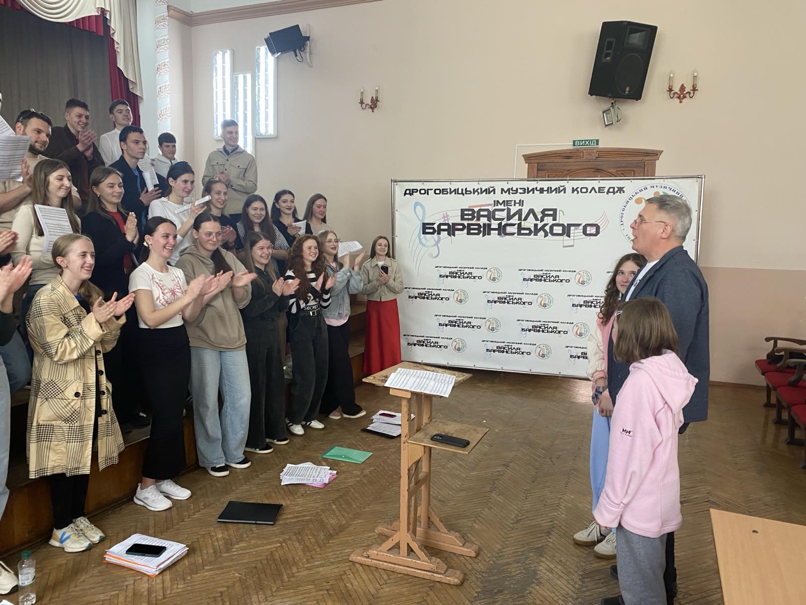«Трускавець і музика: відкриті серця та мрії в коледжі Барвінського» 1 0 02 05 68ab0a7360a449b593825c02524dc9feb54a9e02d847b3af40a8ad0d3f28a67d 64a423e5481e5450